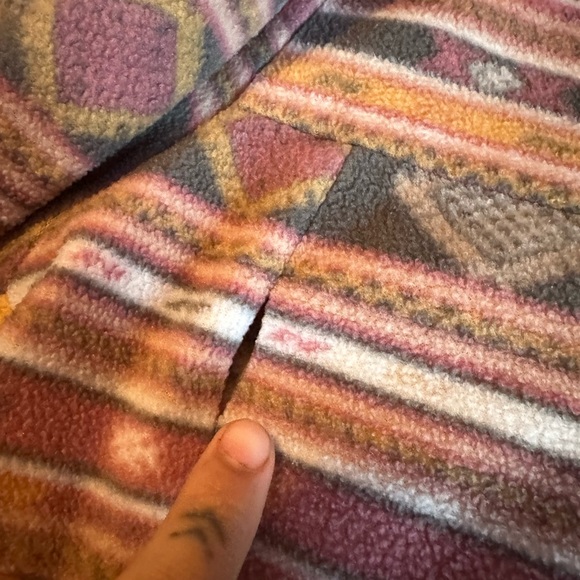 Aztec Pullover - Picture 4 of 4